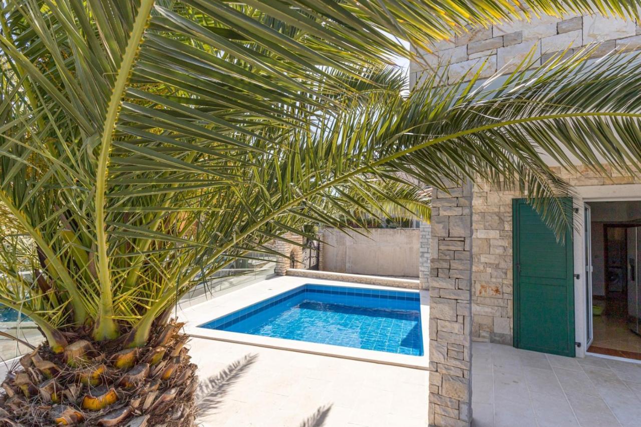 Villa Milena With Pool And Sea View Crveni Vrh Exteriör bild