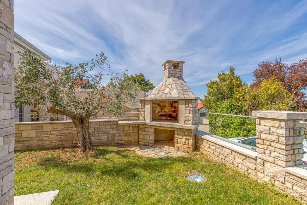 Villa Milena With Pool And Sea View Crveni Vrh Exteriör bild